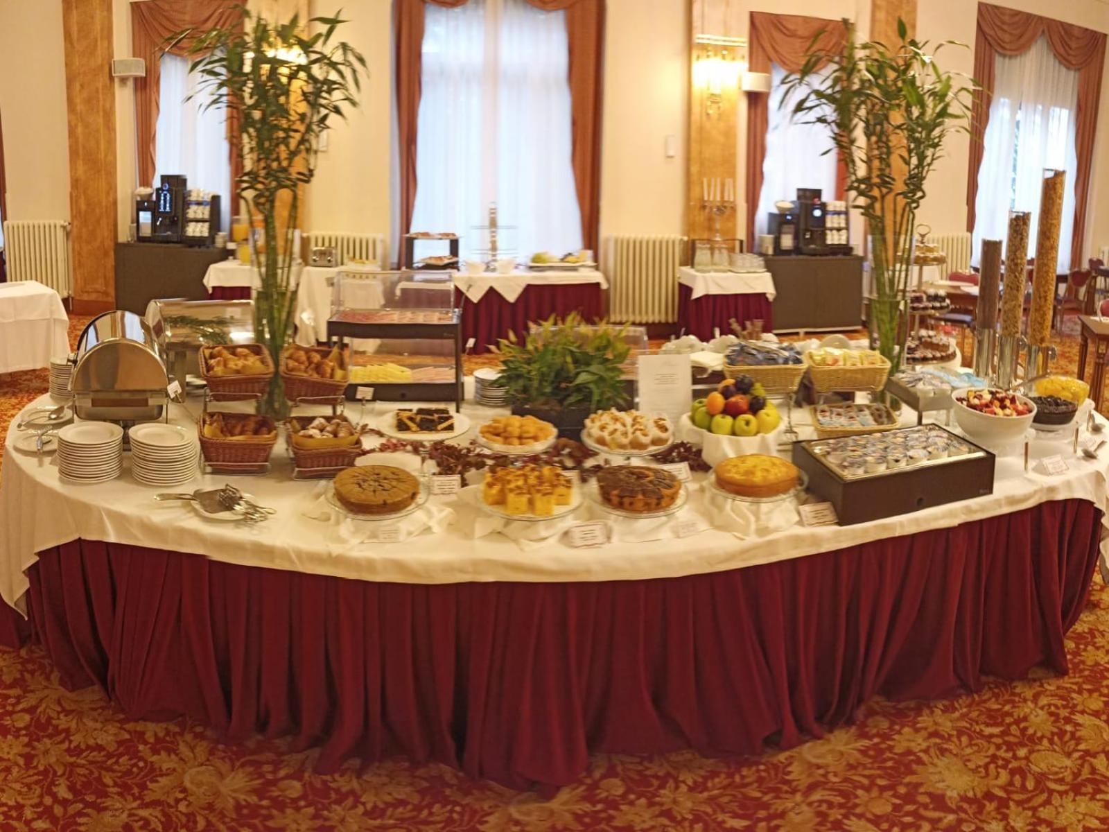 Palace Grand Hotel Varese Exterior foto