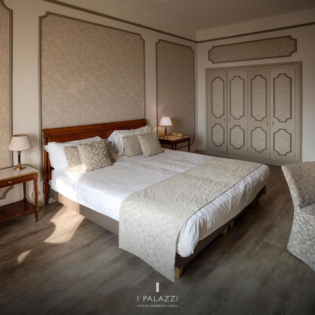 Palace Grand Hotel Varese Exterior foto
